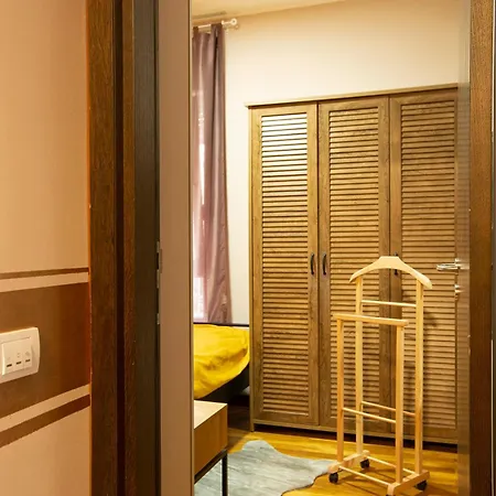 Goldy Apartment